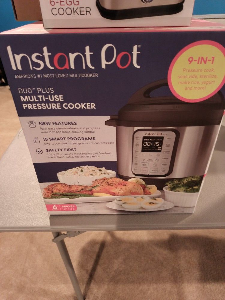INSTANT POT DOU PLUS MULTI USE PRESSURE COOKER