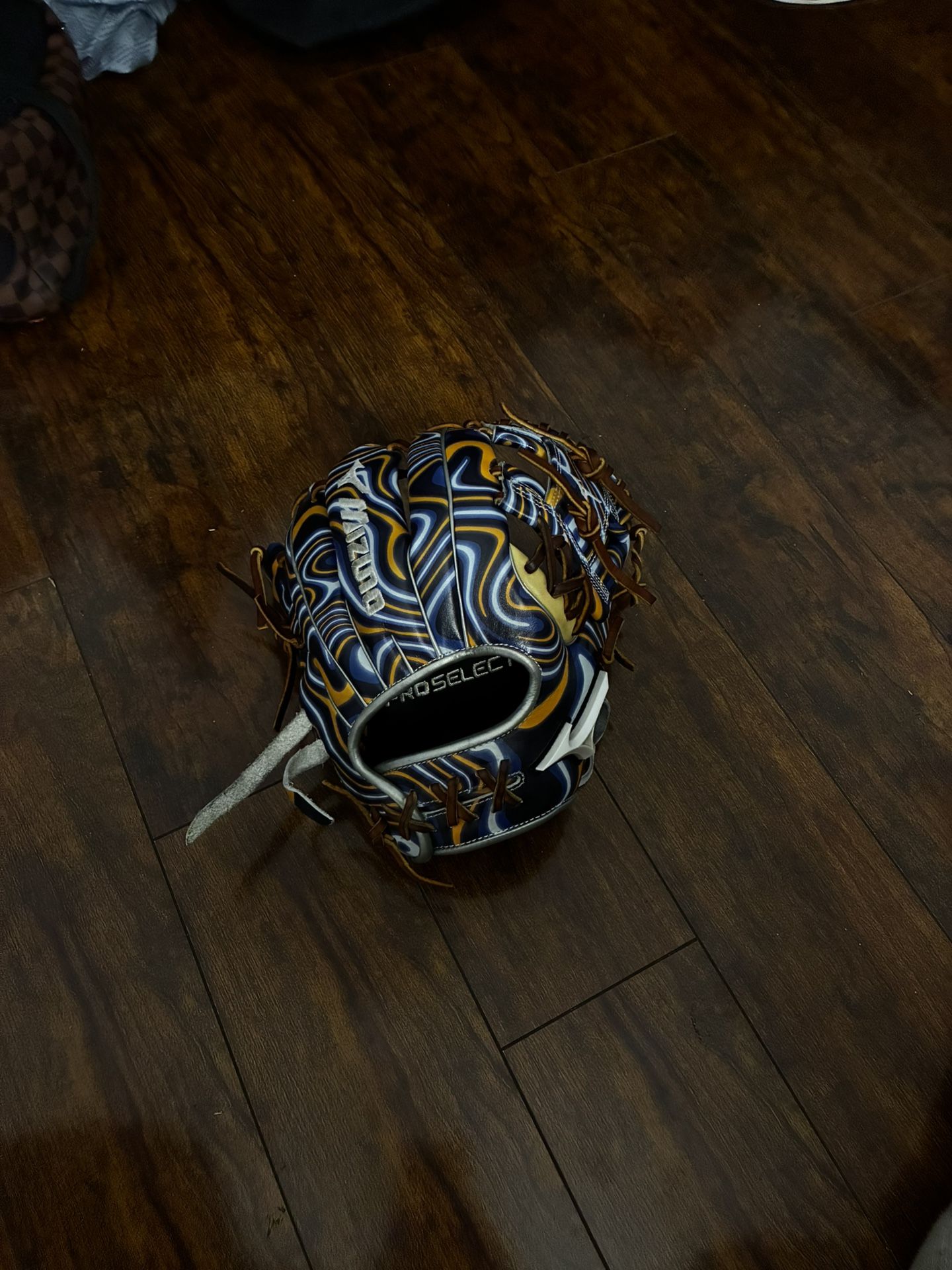 Mizuno Baseball Glove 