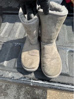 UGG Australia Classic Short Suede Boots Womens Size 8W Gray Faux Fur Lined