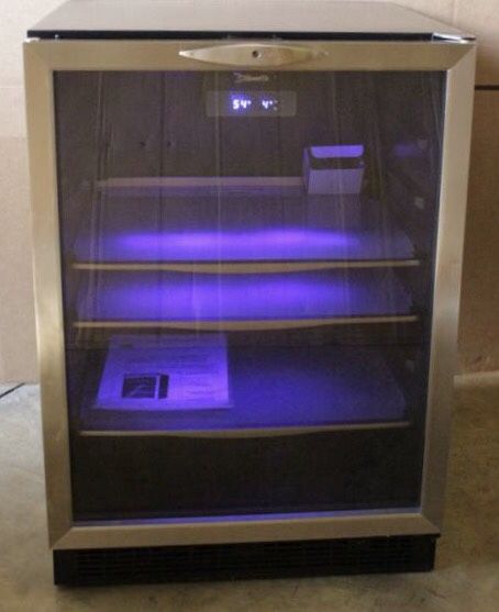 USED Danby Silhouette dbc514bls Wine & Beverage Cooler / Refrigerator / Micro Fridge