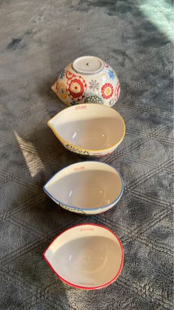 MEASURING CERAMIC CUPS. NEW. NEVER USED. A UNIQUE SET.