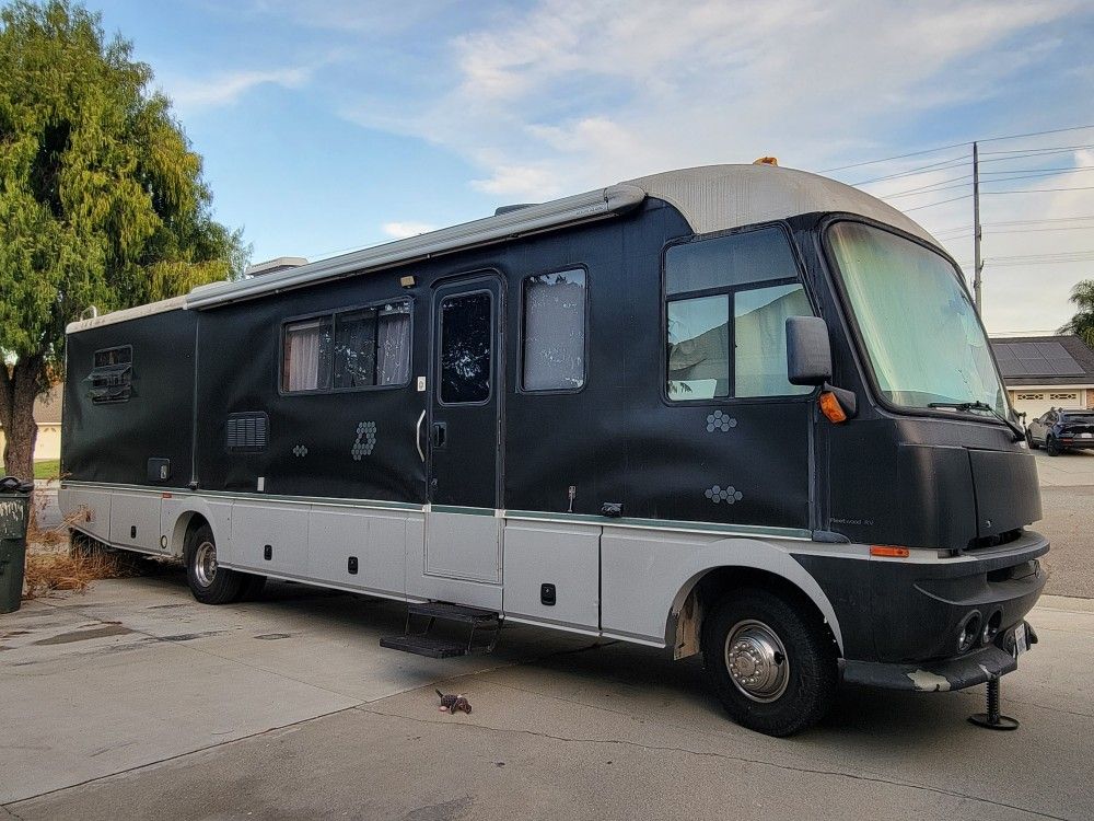 1995 Fleetwood Pace Arrow 35ft