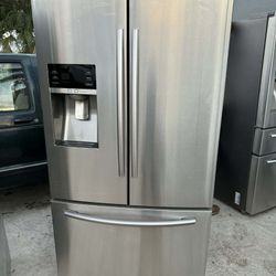 Samsung Refrigerator 36”W 70”H Everything Works Good