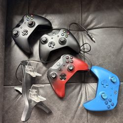 Xbox One Controllers – Mixed Condition Bundle (with Charger / charging Set) 