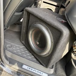 12 inch subwoofer Audiopipe in ported box