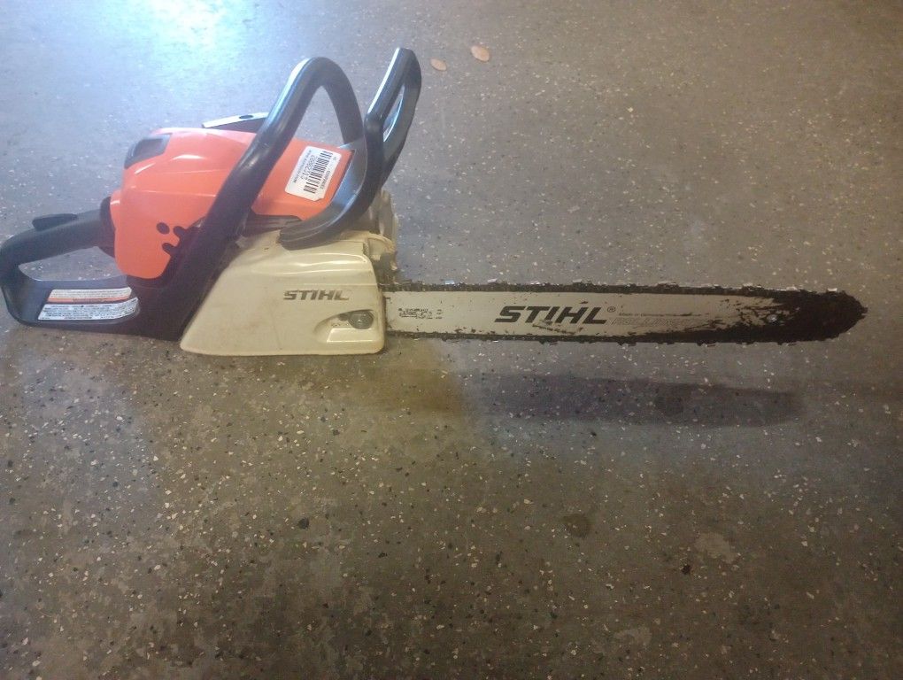 STIHL MS 211 Chainsaw
