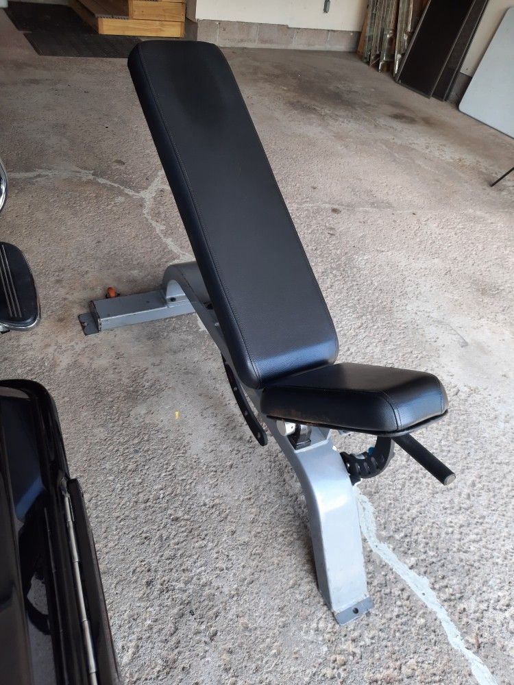 Precor Icarian Adjustable Bench 