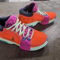 🔥 Nike LeBron Witness 8 “Total Orange” – Men’s 10 / Women’s 11.5 – Excellent Condition