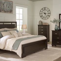 Covetown Dark Brown Panel Bedroom Set