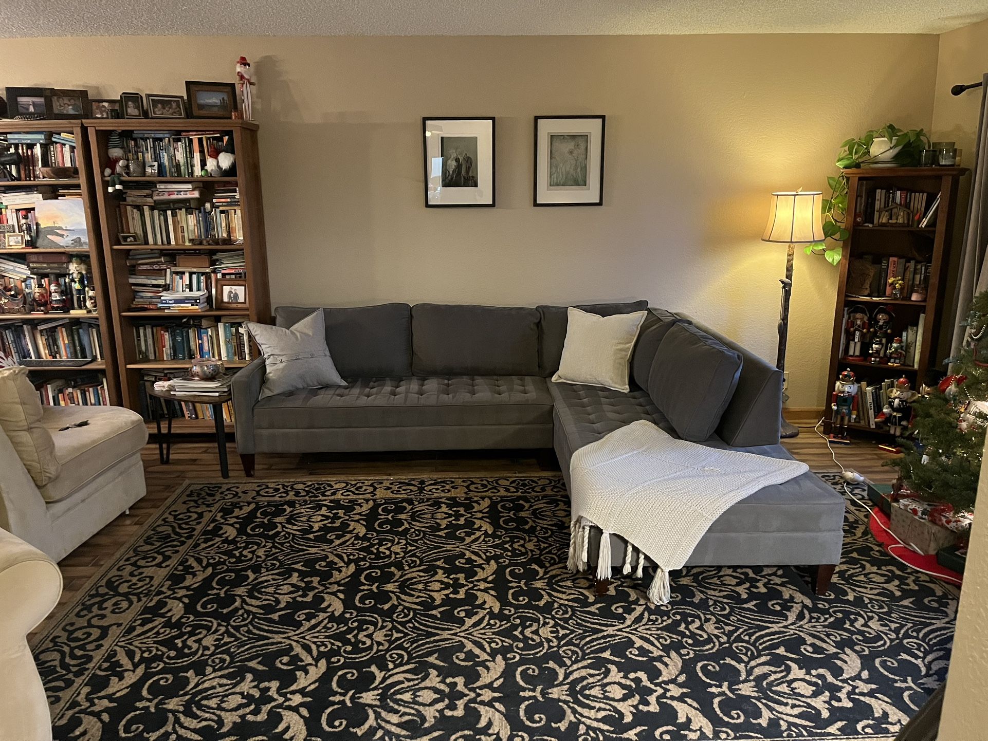 *FREE Delivery* Grey 2-Piece Sectional Couch