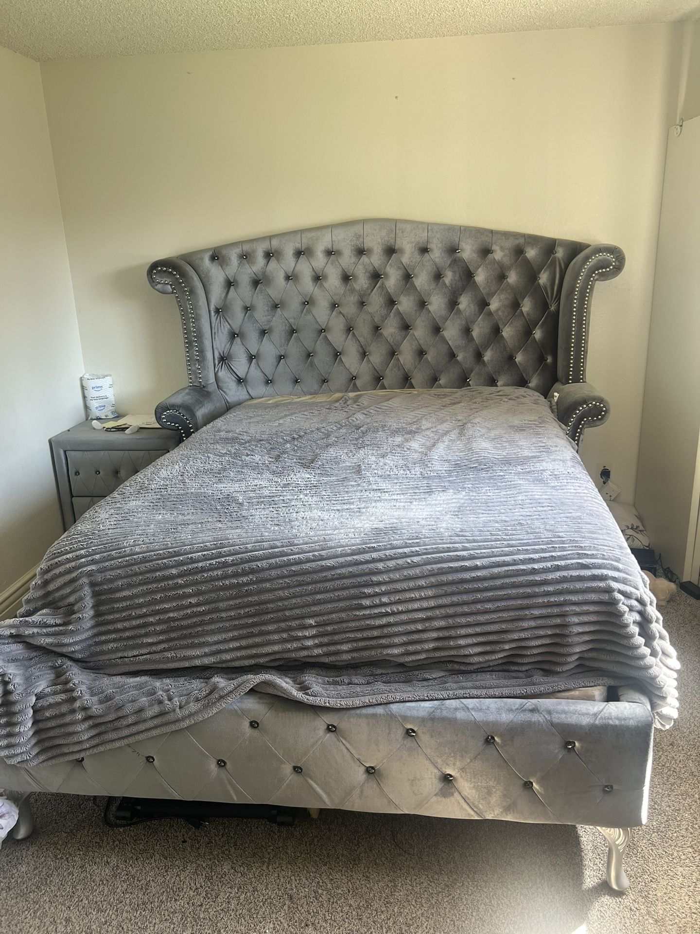 Queen Size Bed Set For Sale