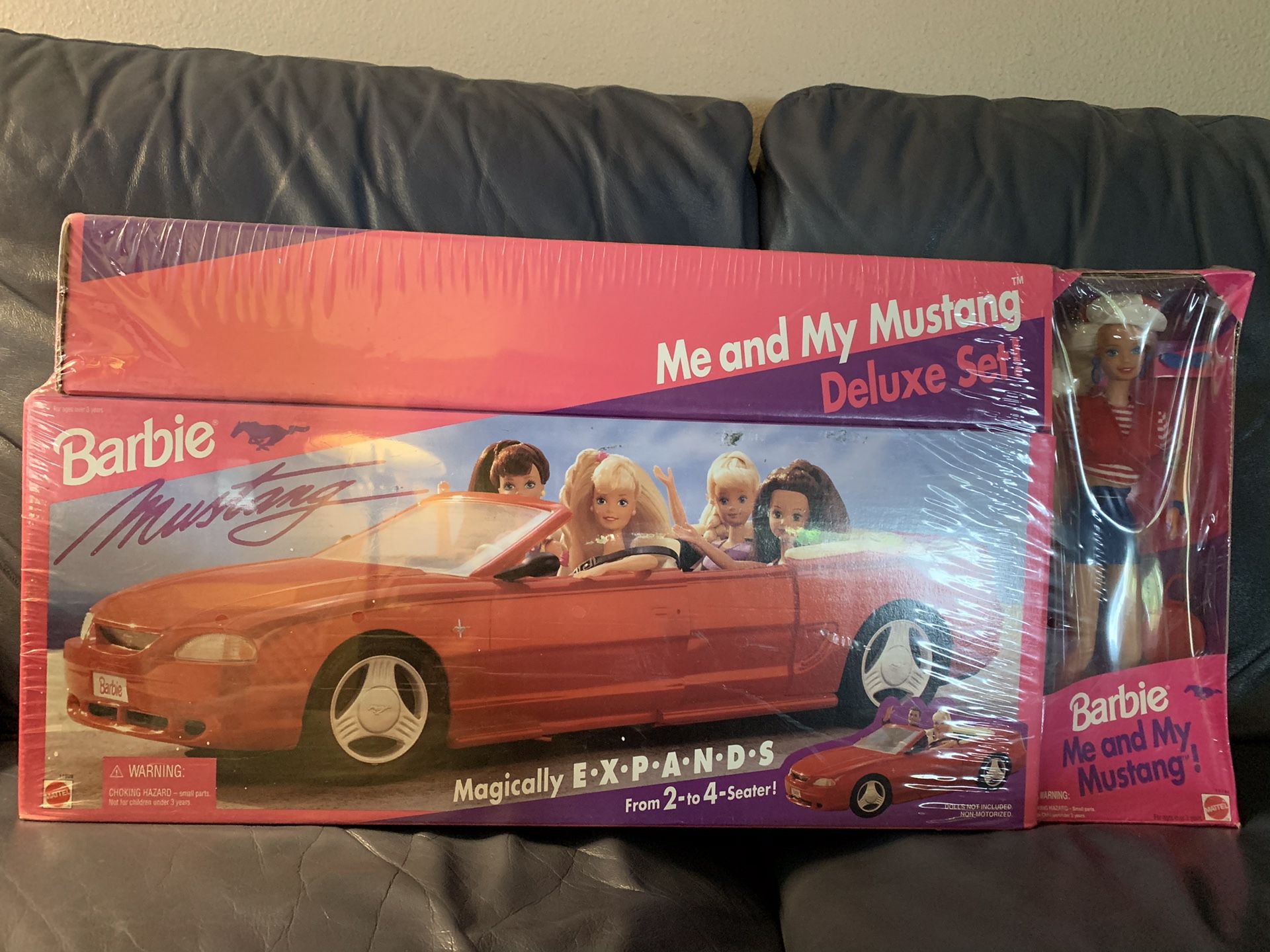 Barbie Ford Mustang Expandable Convertible Deluxe Edition /with Barbie