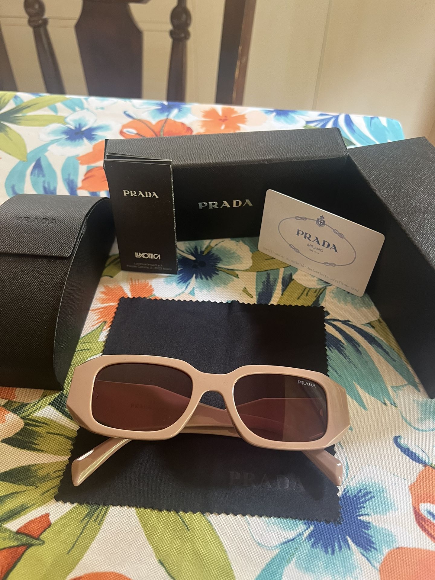 Prada Sunglasses pink 