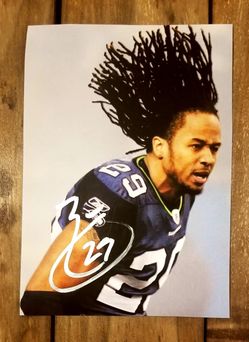 Earl Thomas Autographed Photo