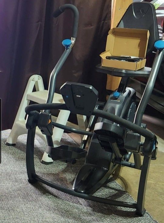 Teeter Recumbent Cross Trainer