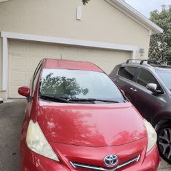 2013 Toyota Prius · V Hatchback 4D