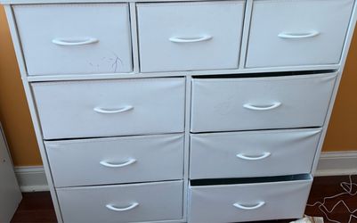 Clothes cabinet