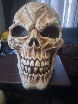 Halloween yard decoration 21" inch skull