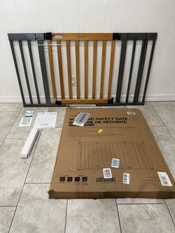 Extra Wide Pet Gate / Safety Gate - Fits Openings 36” - 60”