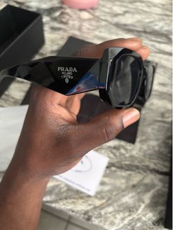 Prada sunglasses ( NOT FREE )