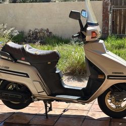 1985 Honda Elite CH250 in Mint Condition Only 2500 Original miles