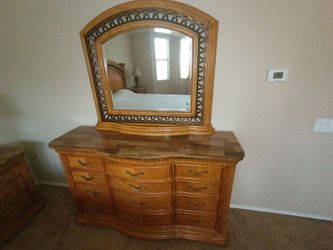 12 drawer dresser w/ mirror