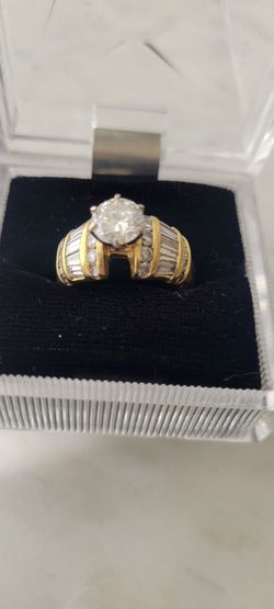 DIAMOND RING