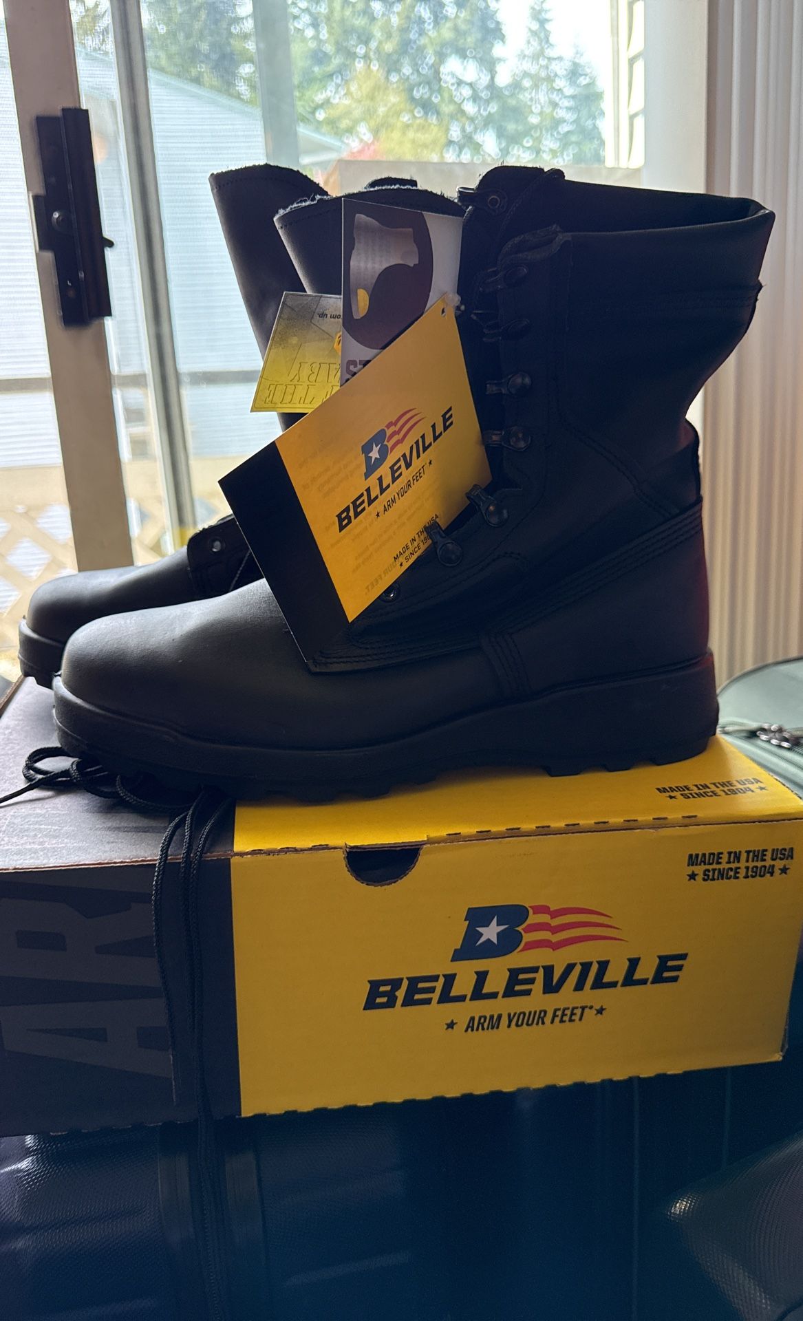 Military COMBAT boots STEEL TOE!! For SALE!! Brand new