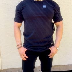 Aeropostale Longline Black T-Shirt – Modern Extended Fit (Size M)