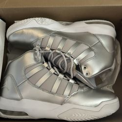 Jordan Aura Silver Sneakers Sz 8 Men 