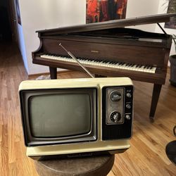 retro zenith 9” 1977 coax converted / ready Gaming Tv 