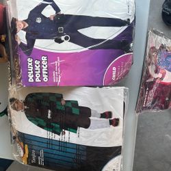 Costumes 