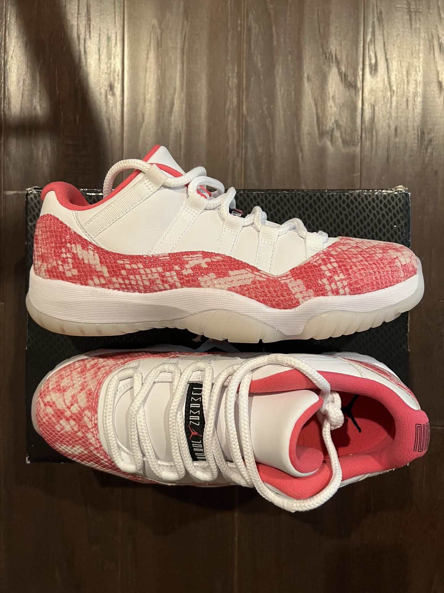 Air Jordan 11 Low Pink Snakeskin Size 9W