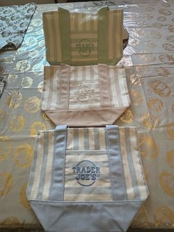 Mini totes Trader Joe’s
