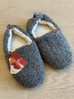 Everfoams Slippers - Size: 8.5 - NEW!