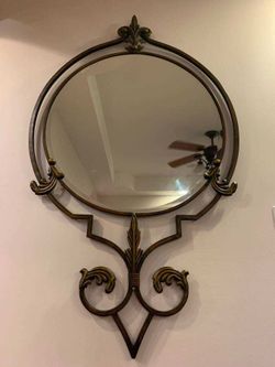 Round Antique Style Mirror