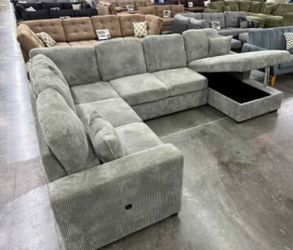New Sleeper Sectional Couch with USB and Storage! Free Delivery 🚚!