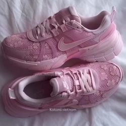 Nike V2K Run Pink 