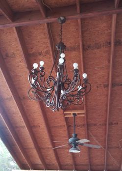 Chandelier trae sus doce lámparas. 250 o mejor oferta