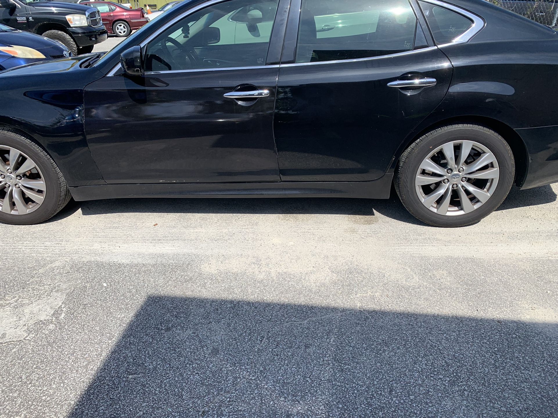 2013 Infiniti M37