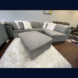 WOW! MODULAR SOFA SECTIONAL! OTTOMAN INCLUDED! SHOPE AND SAVE! WOW. 