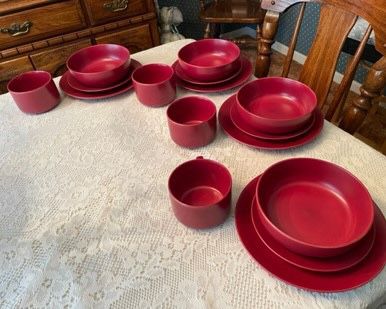New, Firm, 16-Piece Set 10 Strawberry Street -Red Matt Dinnerware