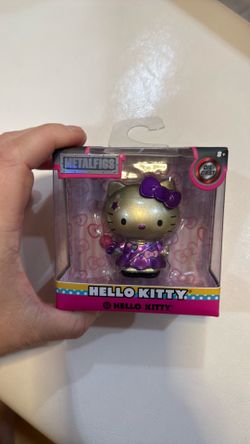 Hello kitty figure
