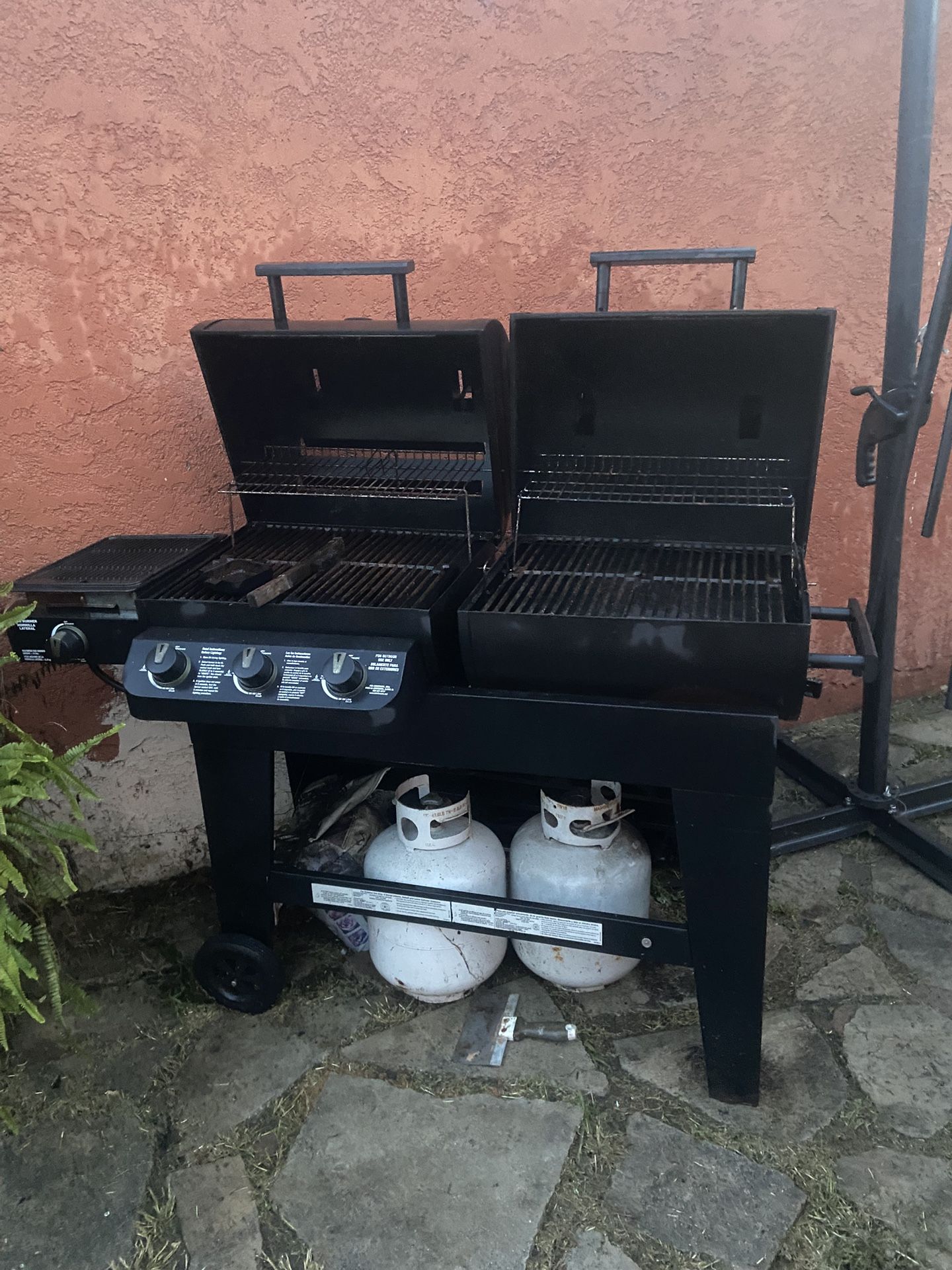 3 in One Smoker Grill And Griddle