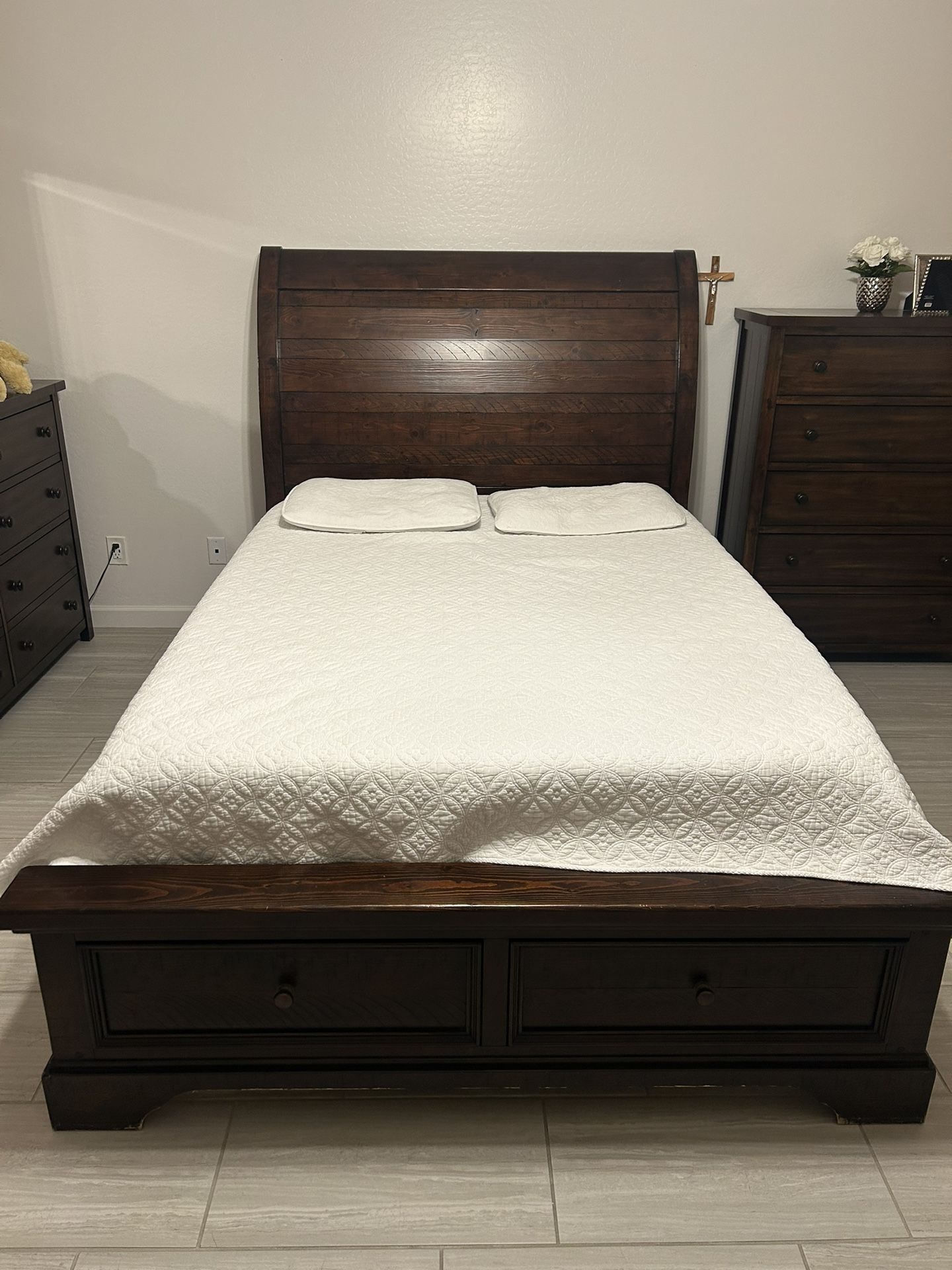 Solid Wooden Queen Bed with mattress Included