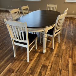 Dining Table And Chairs ! Table And Chairs ! Wood Table With Leaf ! Kitchen Table ! Free Delivery