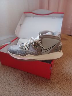 Nike KYRIE INFINITY