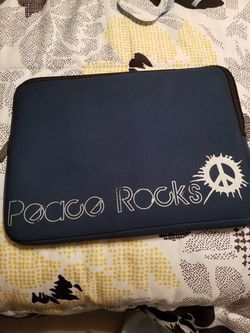 Laptop sleeve