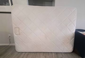 Queen mattress Serenity Sleep