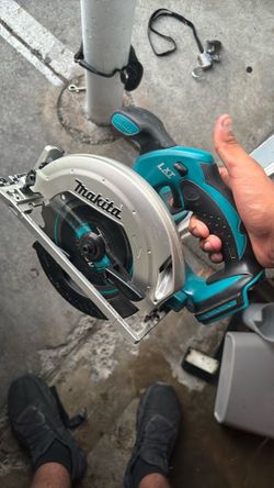 Makita xss02 saw tool